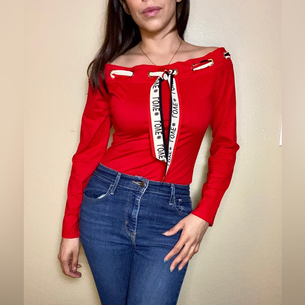 Lizette Collection Off the Shoulder Longsleeve